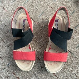 Bionica Red & Black Elastic Strap Sandals Size 6